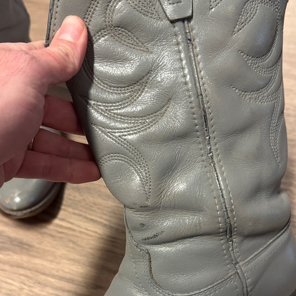 Wrangler Gray Heeled Boots - Picture 6 of 11